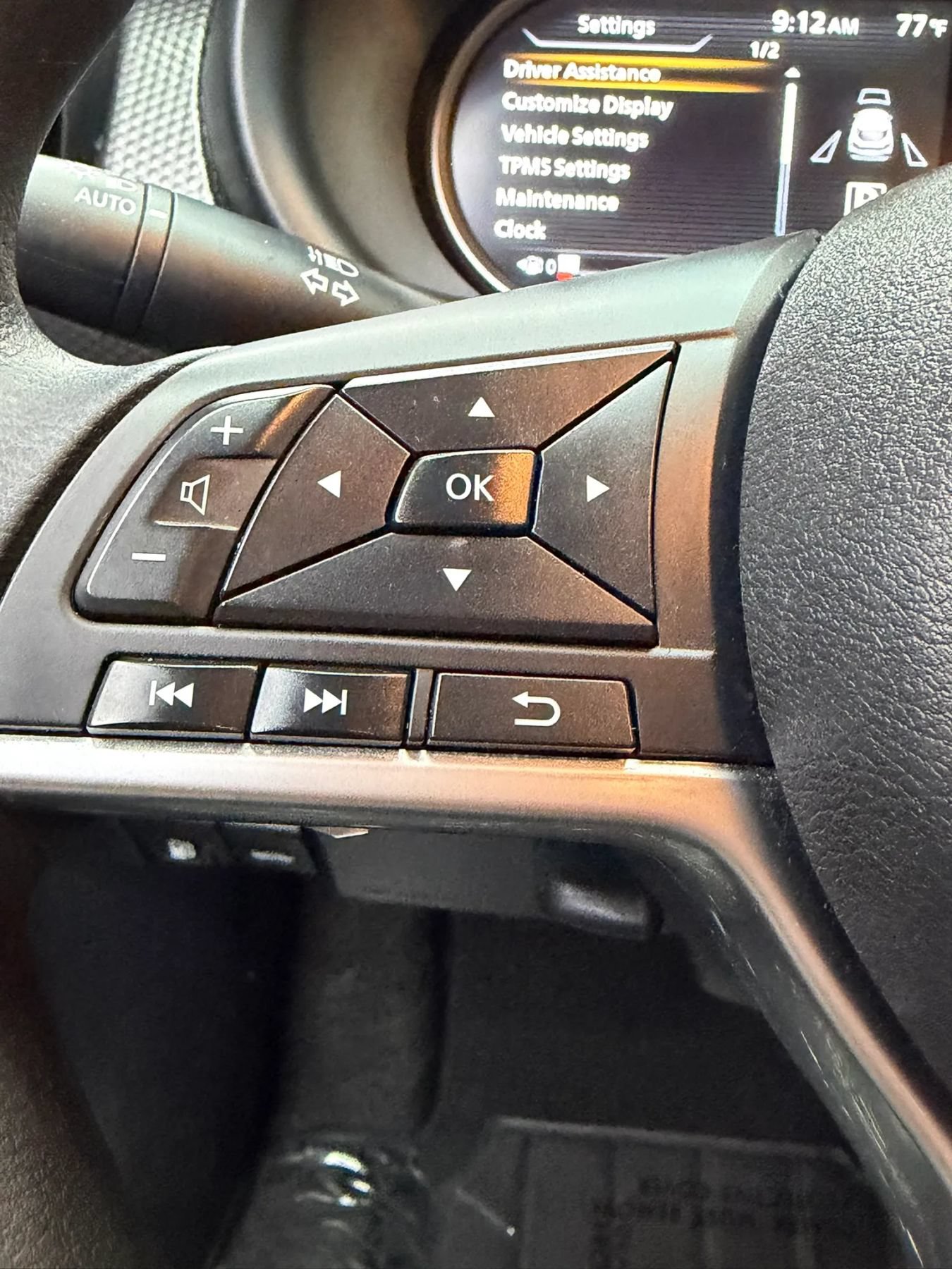 Used 2018 Nissan Kicks SV FWD image 15
