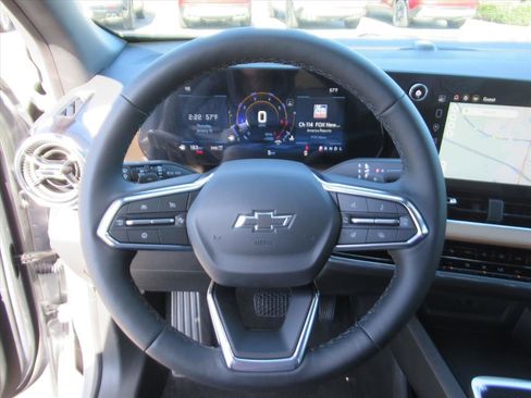 New 2026 Chevrolet Equinox ACTIV w/ Convenience Package III image 19