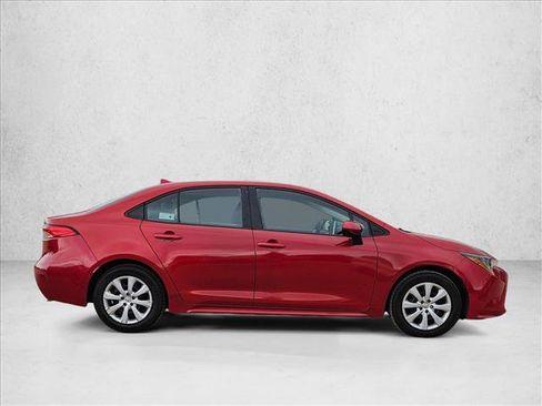 Used 2021 Toyota Corolla LE FWD image 4