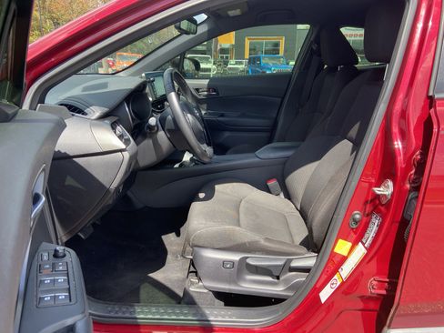 Used 2018 Toyota C-HR XLE image 14