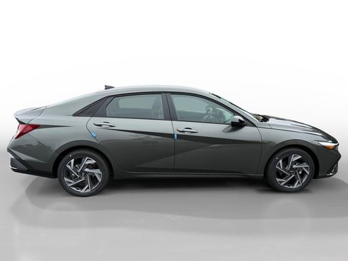 New 2025 Hyundai Elantra Sport image 6