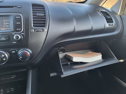 Used 2016 Kia Forte EX image 22