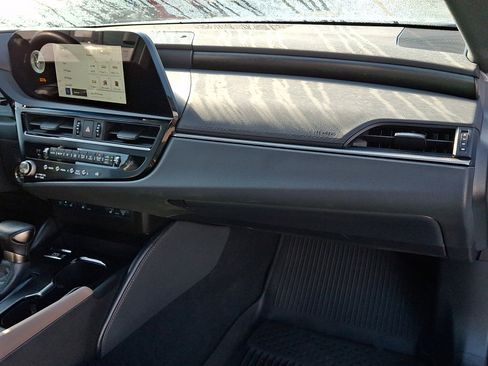 Used 2025 Lexus ES 350 w/ Premium Package image 12