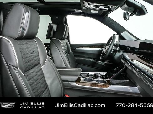 Certified 2026 Cadillac Escalade ESV Platinum Sport w/ LPO, ONYX Package image 25