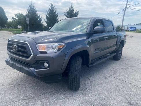 Used 2023 Toyota Tacoma SR5 AWD/4WD image 5