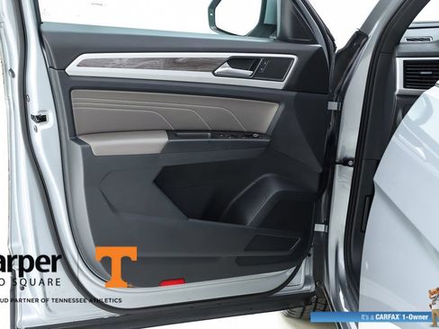 Used 2022 Volkswagen Atlas Cross Sport SE w/ Panoramic Sunroof Package FWD image 55