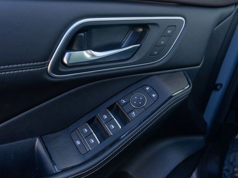 Used 2023 Nissan Rogue Platinum image 15