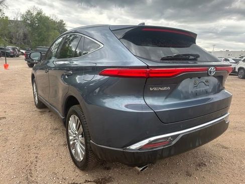 Used 2023 Toyota Venza XLE AWD/4WD image 4