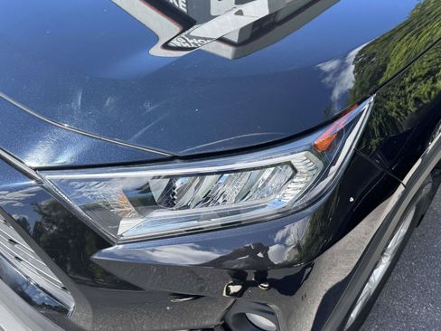 Used 2021 Toyota RAV4 XLE AWD/4WD image 8