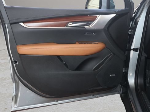 New 2026 Cadillac XT5 Premium Luxury FWD image 9