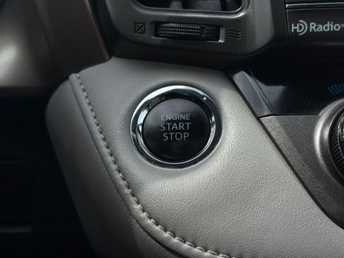 Used 2015 Toyota RAV4 Limited w/ Technology Package image 32