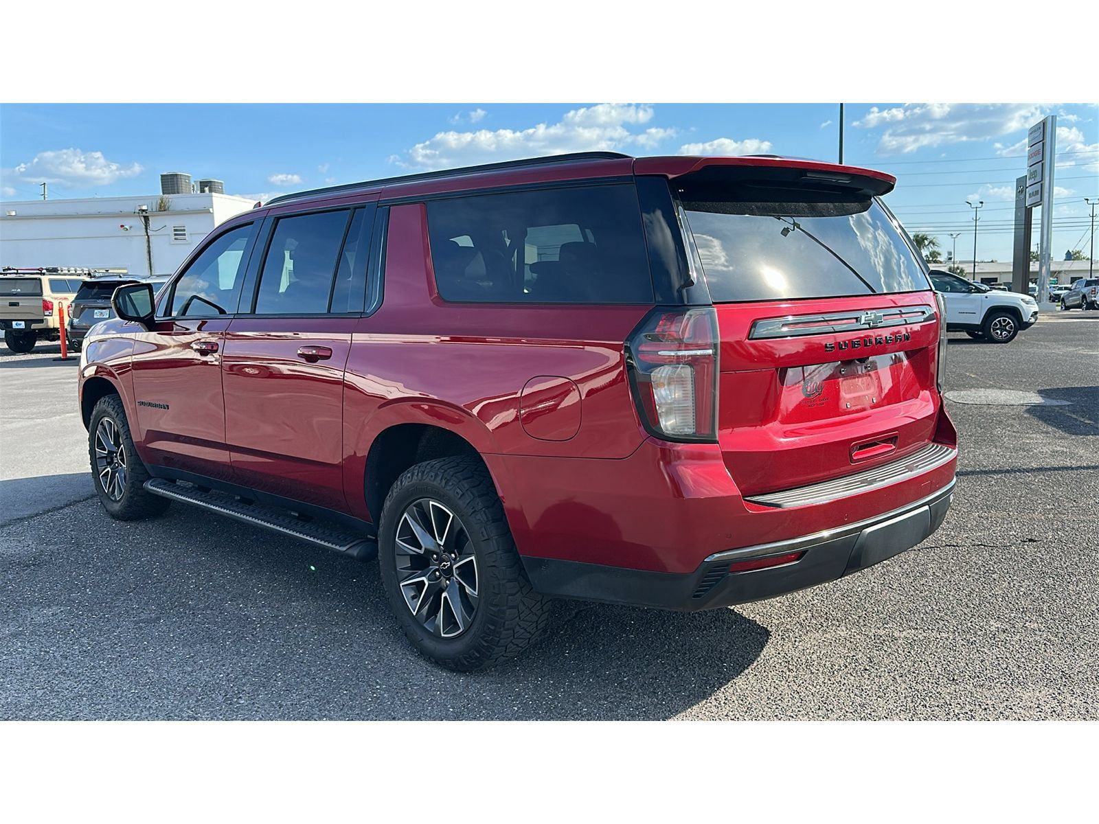 Used 2021 Chevrolet Suburban Z71 AWD/4WD image 4