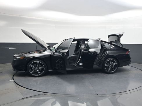 Used 2025 Honda Accord Sport image 36