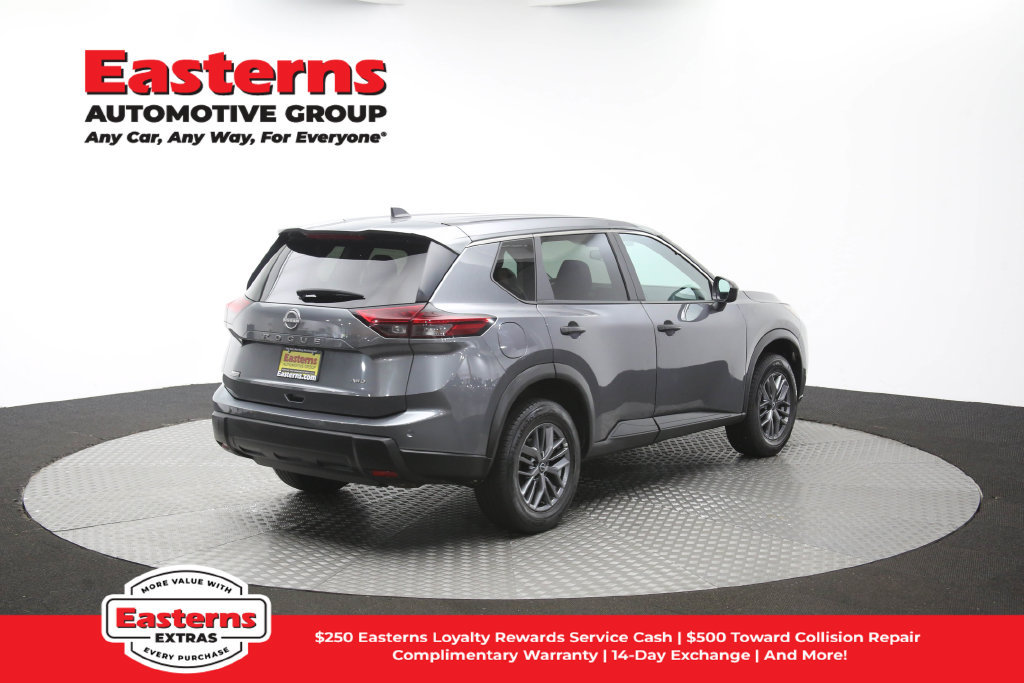 Used 2024 Nissan Rogue S AWD/4WD image 40