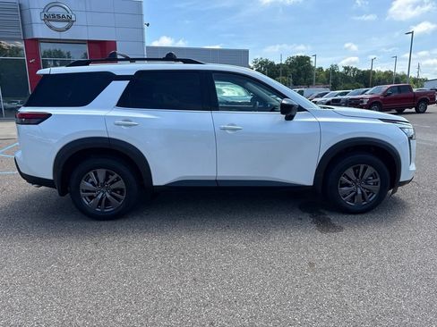 New 2026 Nissan Pathfinder SV AWD/4WD image 9