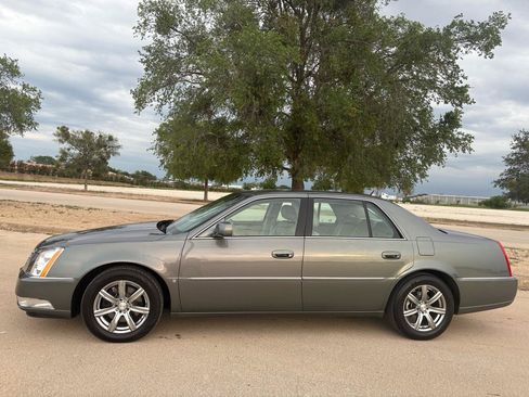 Used 2006 Cadillac DTS FWD image 8
