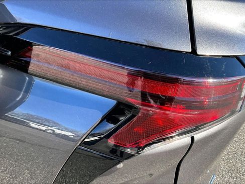 Used 2025 Toyota Sienna XLE image 29