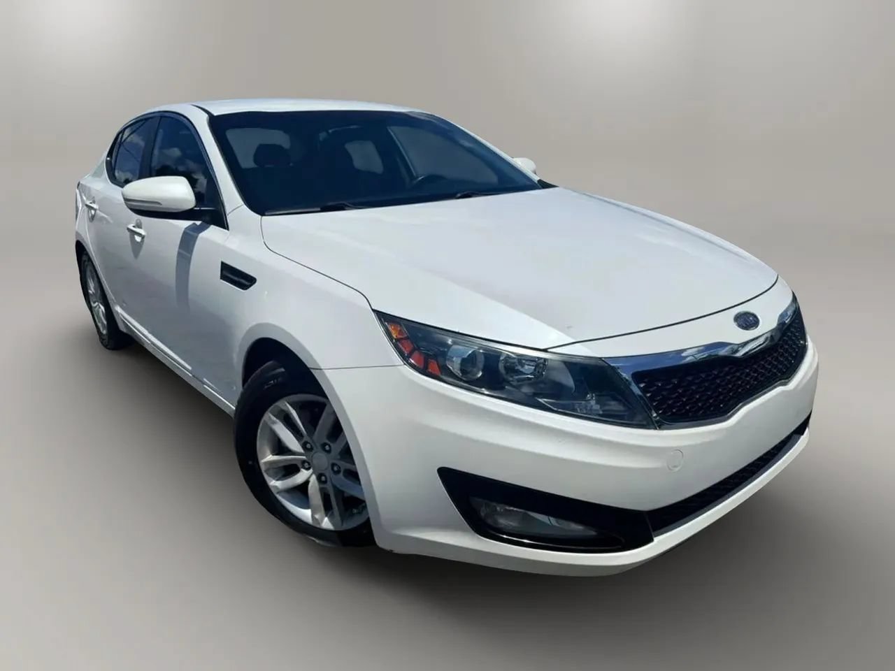 Used 2012 Kia Optima LX FWD image 2