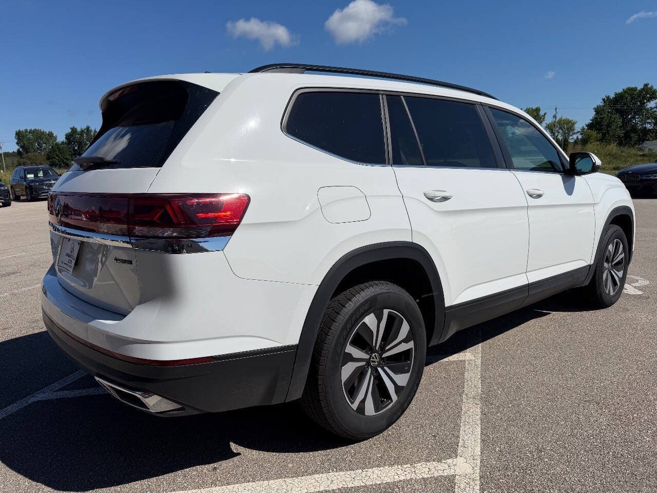 Used 2024 Volkswagen Atlas SE AWD/4WD image 6