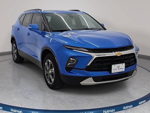 Used 2024 Chevrolet Blazer LT w/ Sound & Technology Package AWD/4WD image 3