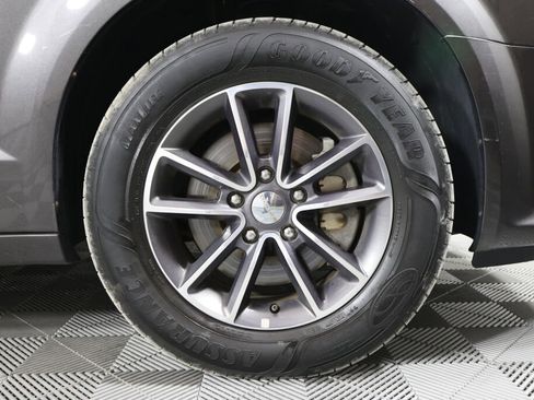 Used 2017 Dodge Grand Caravan SXT FWD image 6