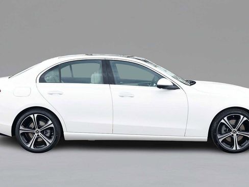 Used 2026 Mercedes-Benz C 300 4MATIC Sedan image 4