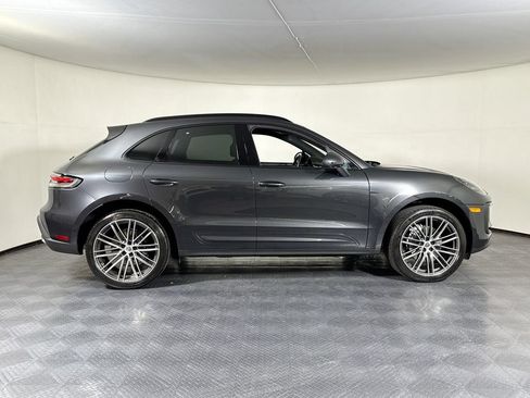 Certified 2025 Porsche Macan AWD/4WD image 8