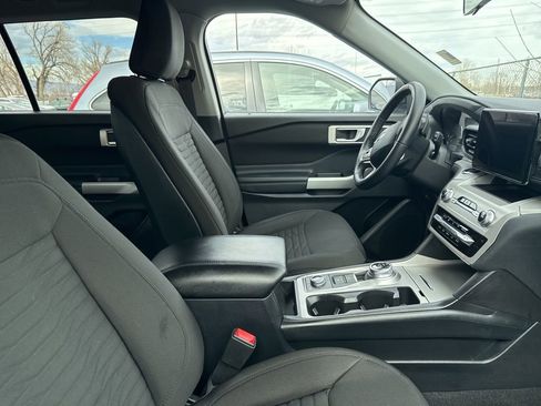Used 2020 Ford Explorer XLT w/ Comfort Package image 3