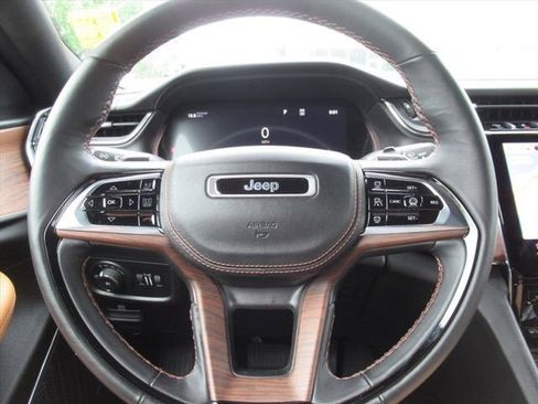 Used 2023 Jeep Grand Cherokee L Summit w/ Advanced Protech Group IV AWD/4WD image 22