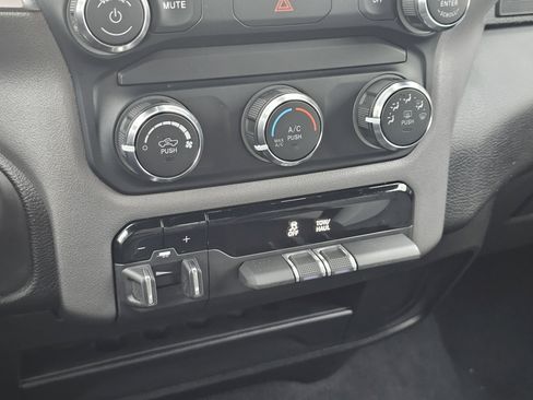 Used 2024 RAM 2500 Big Horn w/ Bed Utility Group image 33