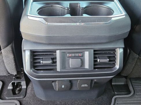 Used 2022 Ford F150 Lariat w/ Equipment Group 502A High image 18