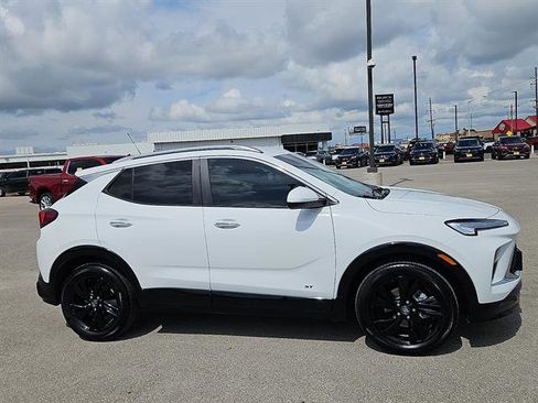 Used 2026 Buick Encore GX Sport Touring w/ Comfort Package FWD image 6