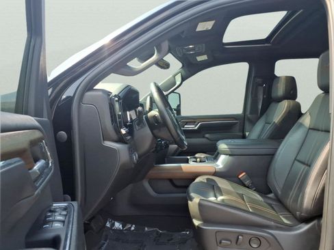 Used 2024 Chevrolet Silverado 2500 High Country w/ High Country Premium Package AWD/4WD image 17
