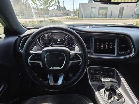 Used 2015 Dodge Challenger R/T Scat Pack w/ Leather Interior Group RWD image 11