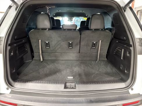 Used 2025 Chevrolet Traverse LT AWD/4WD image 5