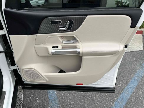 Used 2020 Mercedes-Benz GLB 250 4MATIC image 53