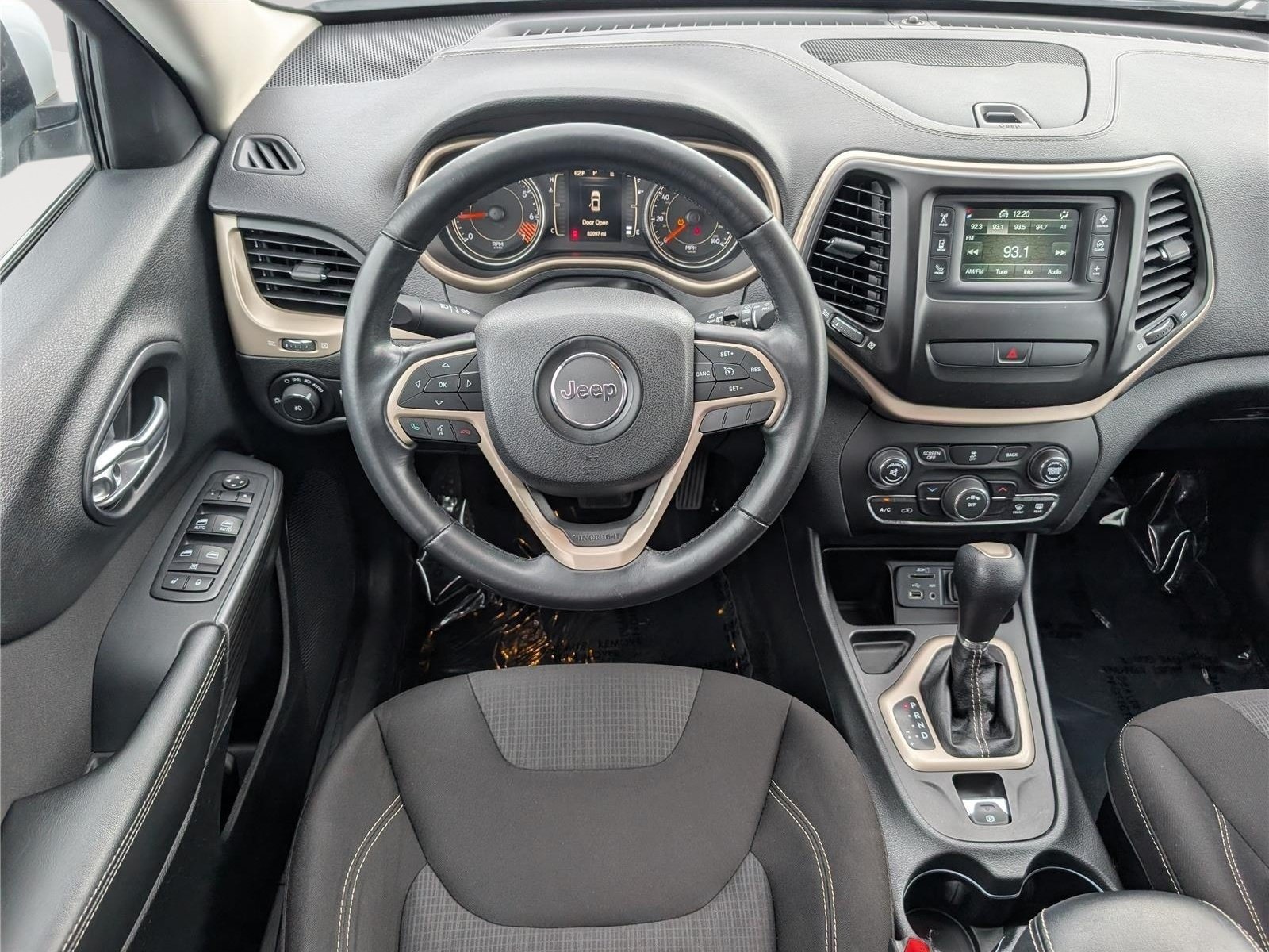 Used 2015 Jeep Cherokee Latitude FWD image 16