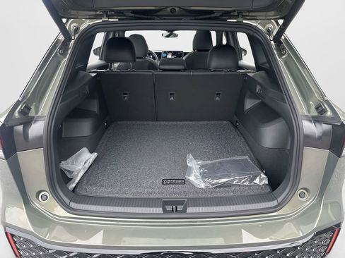 New 2026 Volkswagen Tiguan SE R-Line AWD/4WD image 24