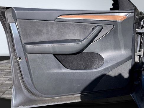 Used 2023 Tesla Model Y Performance image 13