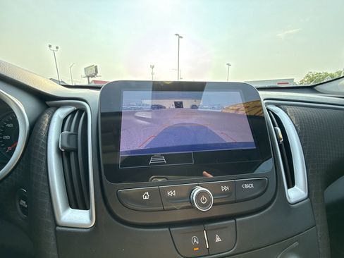 Used 2023 Chevrolet Malibu LT image 14