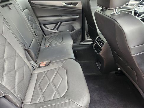 New 2025 Volkswagen Atlas Cross Sport SE image 21