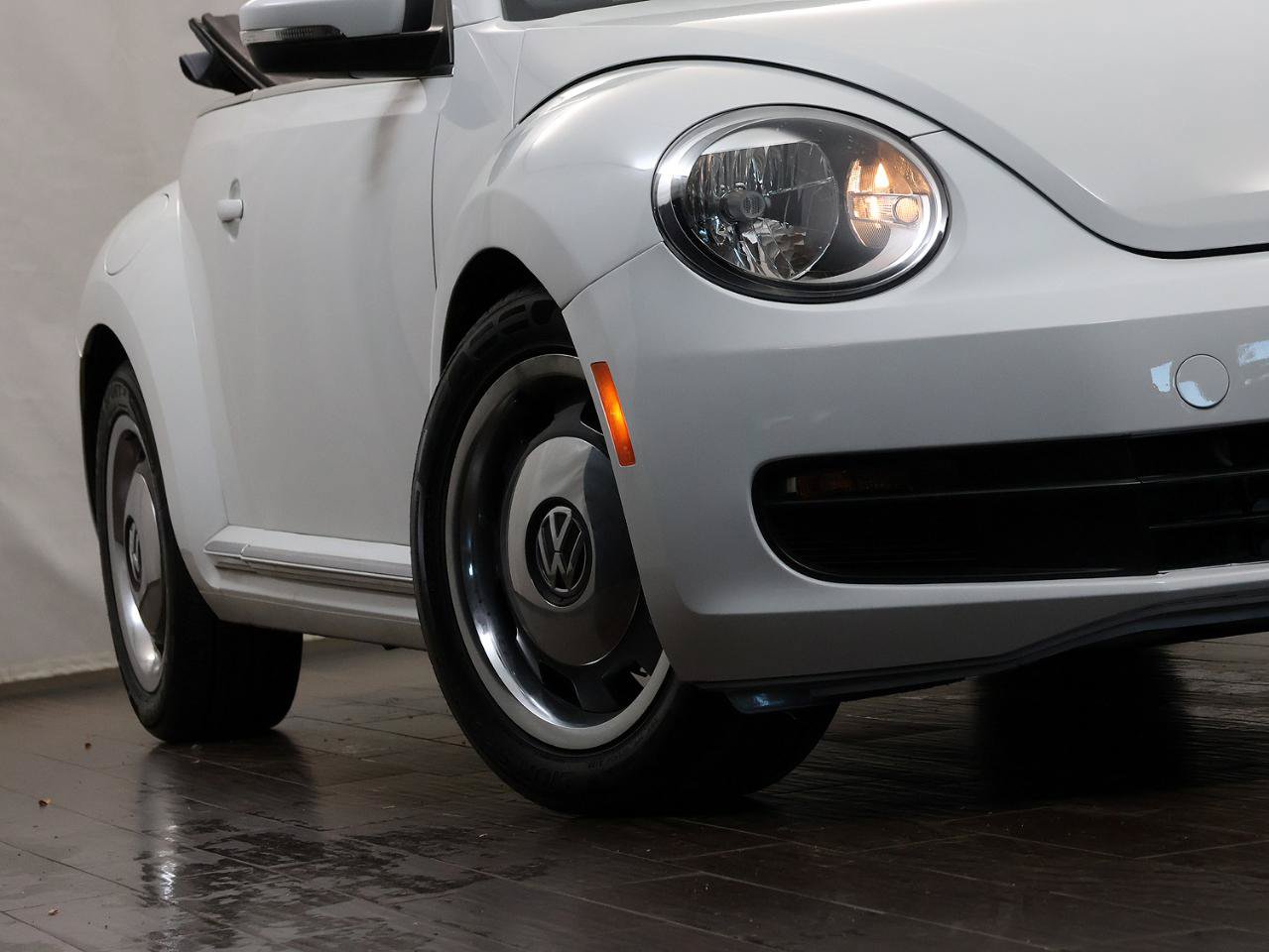 Used 2016 Volkswagen Beetle 1.8T Denim FWD image 4