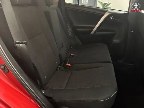 Used 2017 Toyota RAV4 XLE w/ Carpet Mat Package FWD image 22