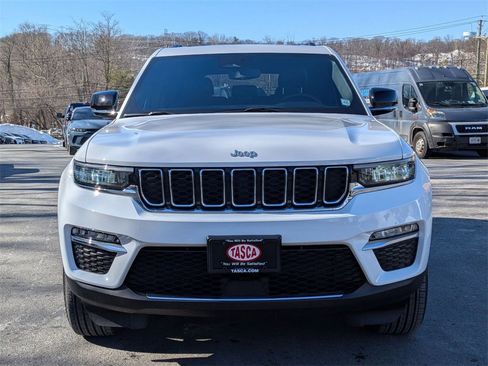 Certified 2024 Jeep Grand Cherokee Limited image 9