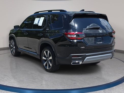 Certified 2025 Honda Pilot Elite image 8