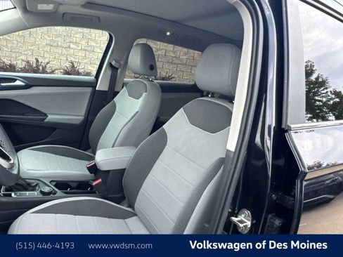 Certified 2024 Volkswagen Taos SE image 11