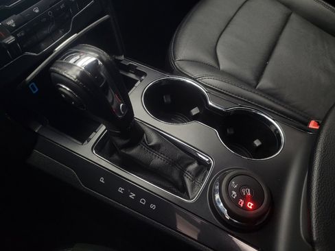 Used 2018 Ford Explorer XLT w/ Equipment Group 202A image 26