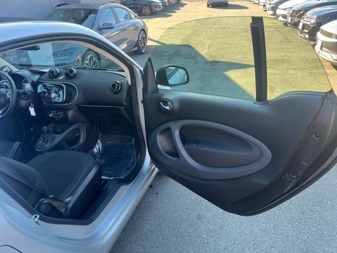 Used 2018 smart fortwo electric drive image 34