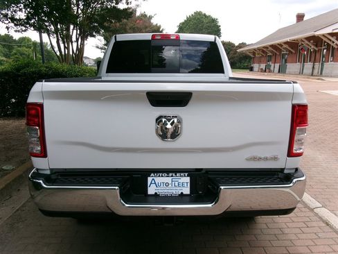 Used 2024 RAM 2500 Tradesman w/ Chrome Appearance Group AWD/4WD image 6