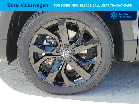 Used 2023 Volkswagen Taos SE image 17
